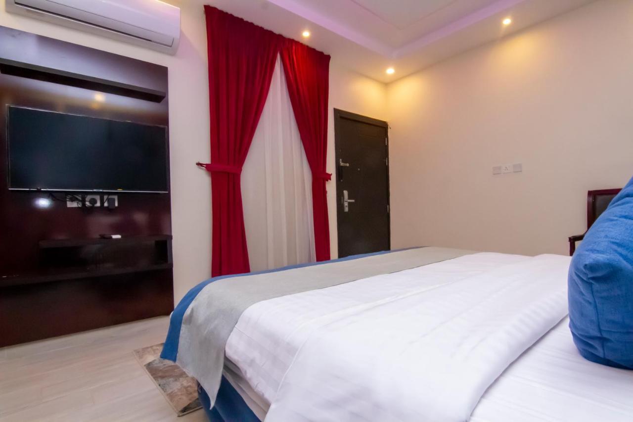 ال متعب سويتس الفلاح 1 Aparthotel Riyadh Exterior photo